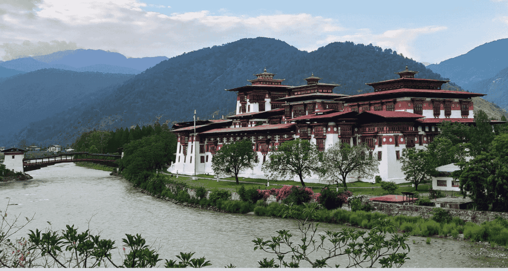 5 Reasons To Travel To Bhutan With Wonder Voyage Image of Bhutan for Wonder Voyage blog