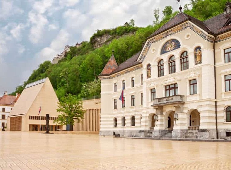 iStock 000022193303Small